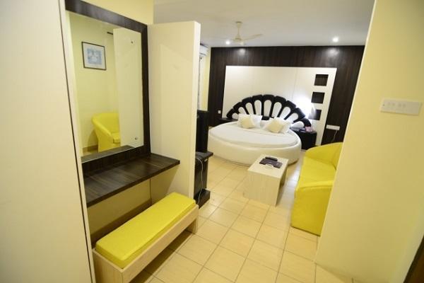 Hotel Little Palace Dibrugarh Екстер'єр фото